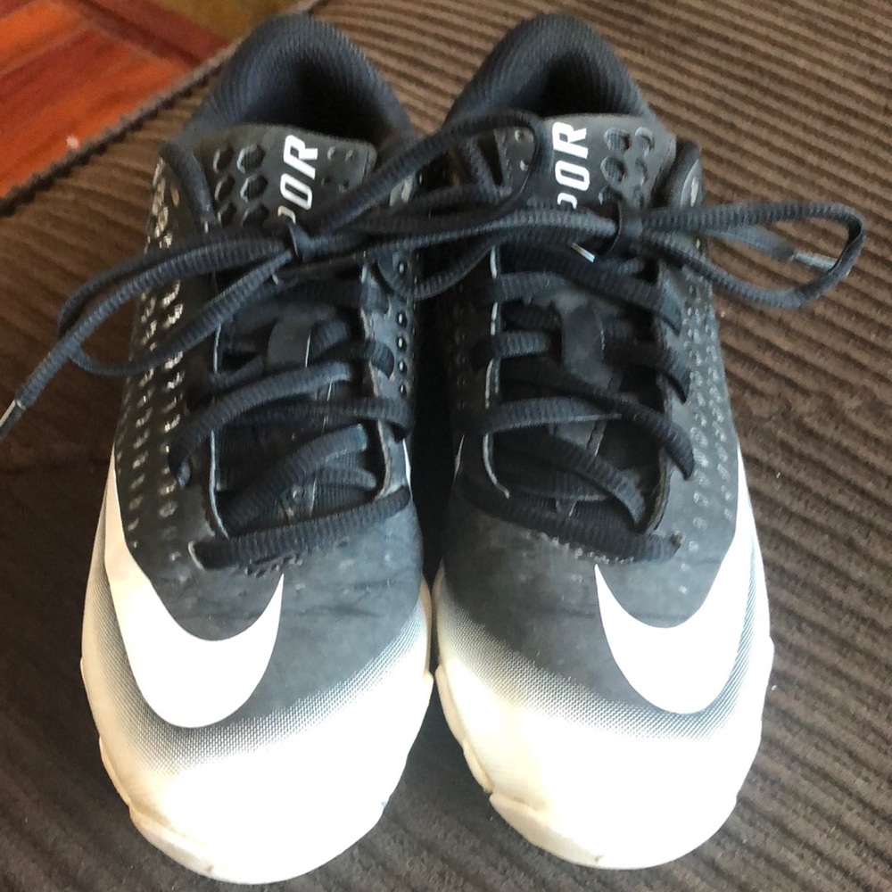 Baseball cleats
